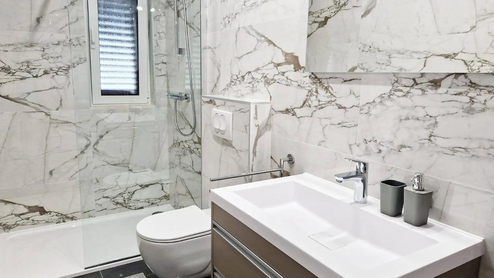 Affittacamere Sunshine Residence Baska 2