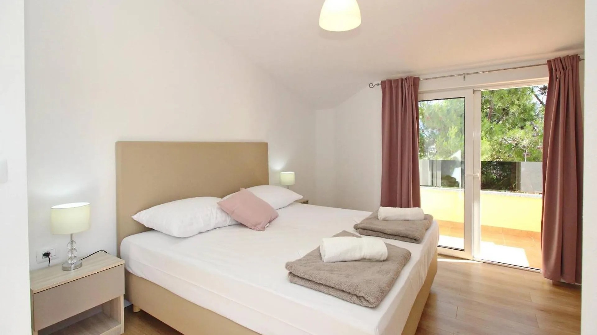 Affittacamere Sunshine Residence Baska 2