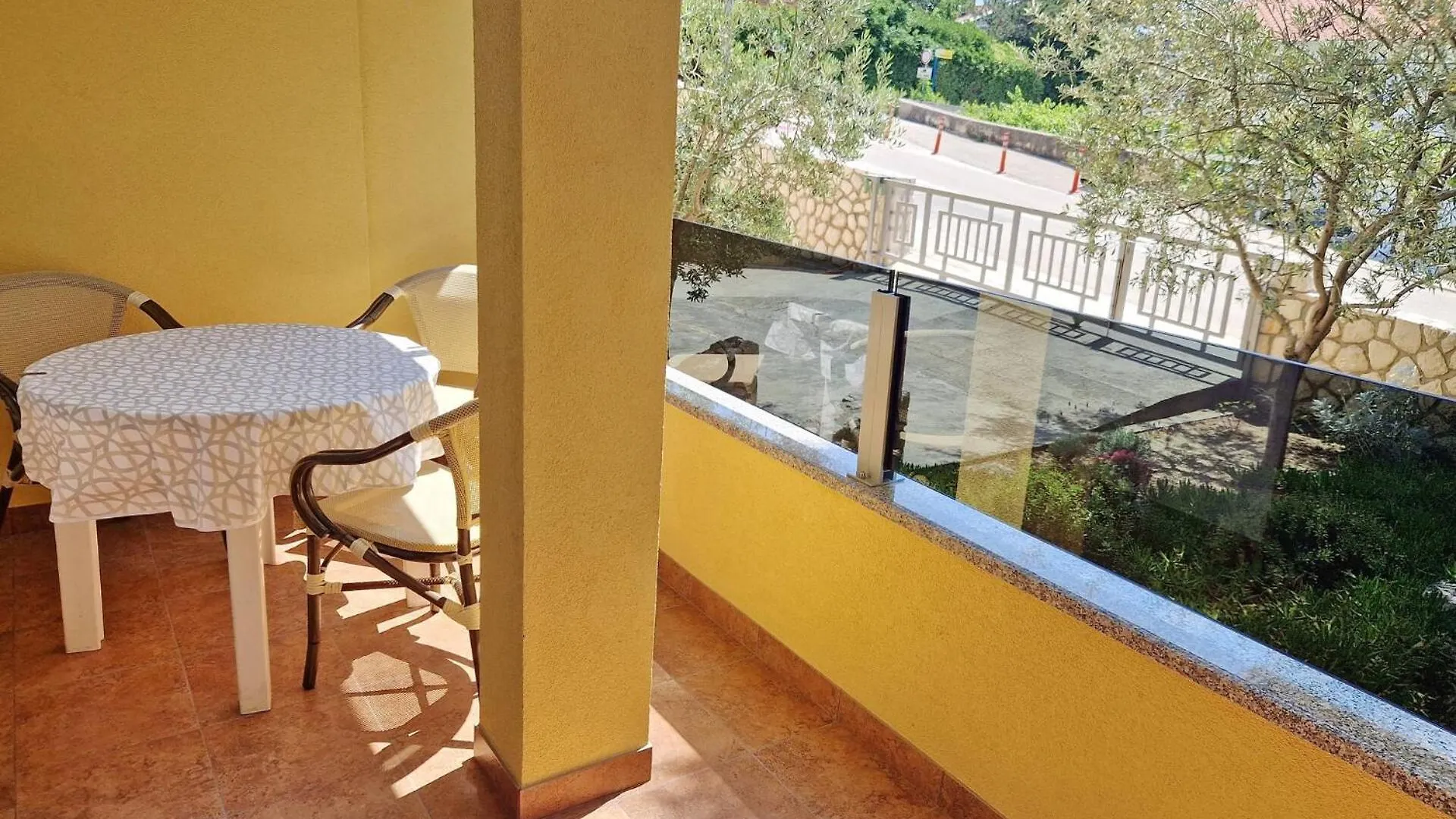 Affittacamere Sunshine Residence Baska 2