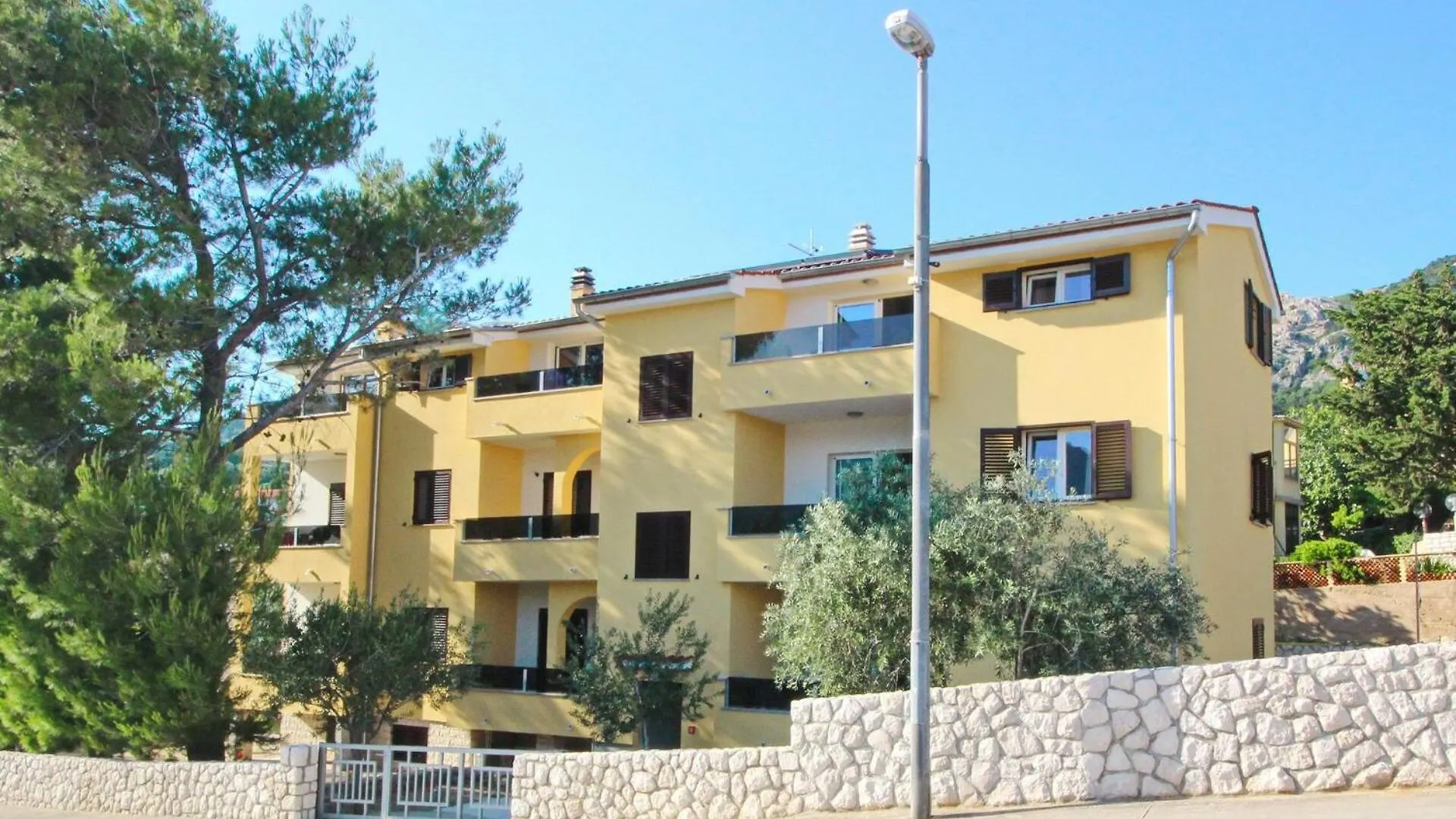 Affittacamere Sunshine Residence Baska 2